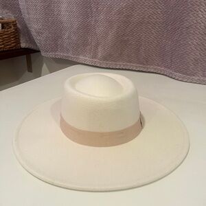 Stylish White Hat with Beige Band
